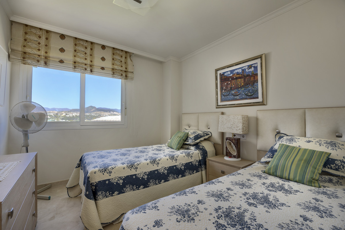 2 Bedroom Middle Floor Apartment For Sale Guadalmina Baja