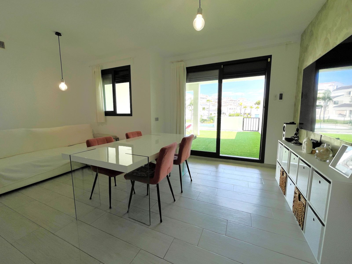 Appartement te koop in Estepona R4417807