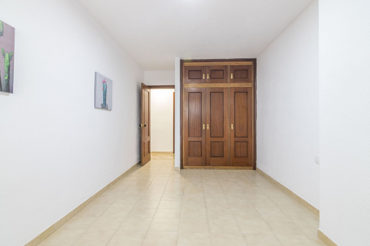 Appartement te koop in Estepona R4648027