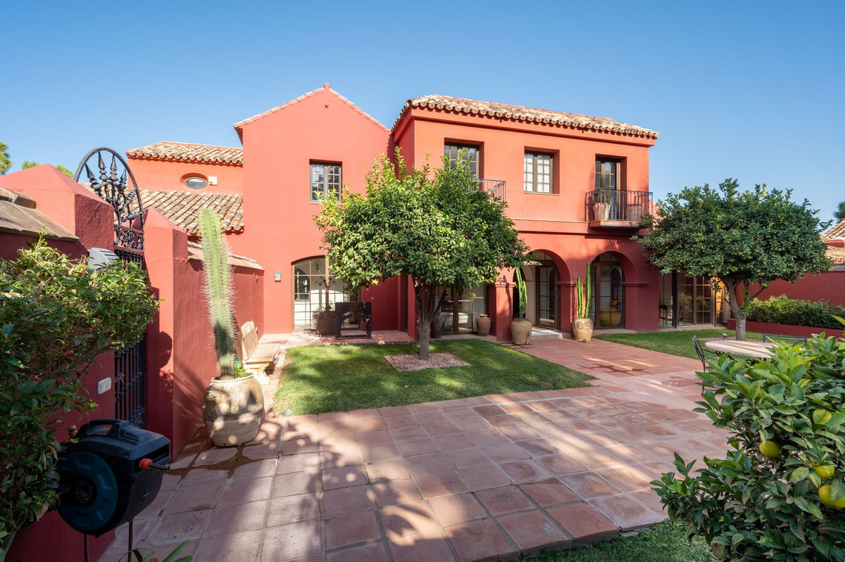 Villa te koop in El Madroñal R4265557