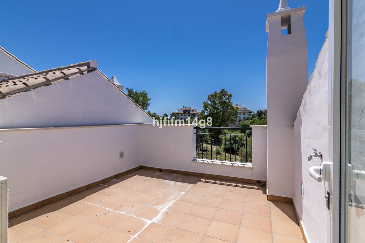 3 Schlafzimmer Terrassen Reihenhaus Zu Verkaufen Nueva Andalucía