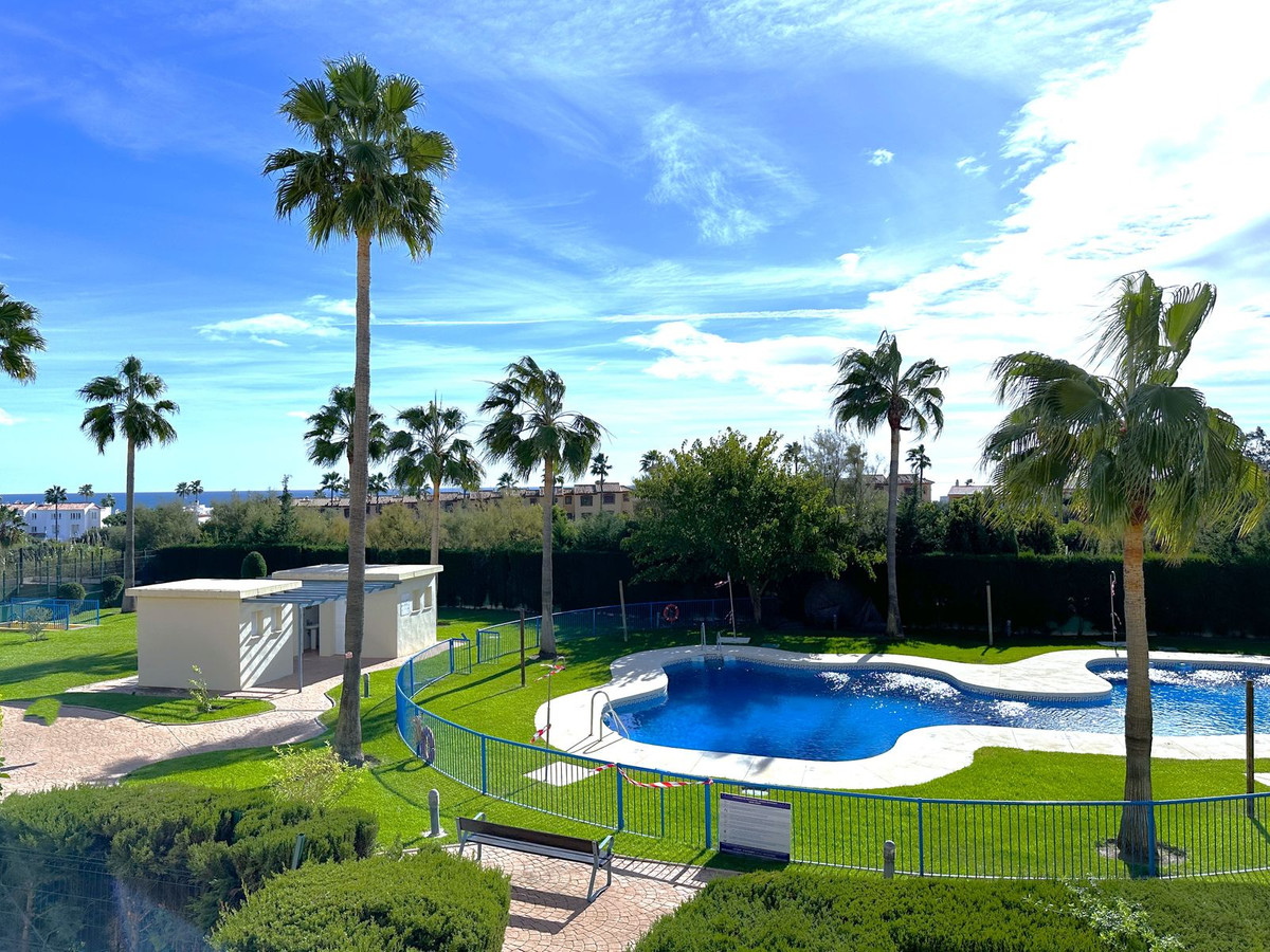 4 Bedroom Middle Floor Apartment For Sale Casares Playa
