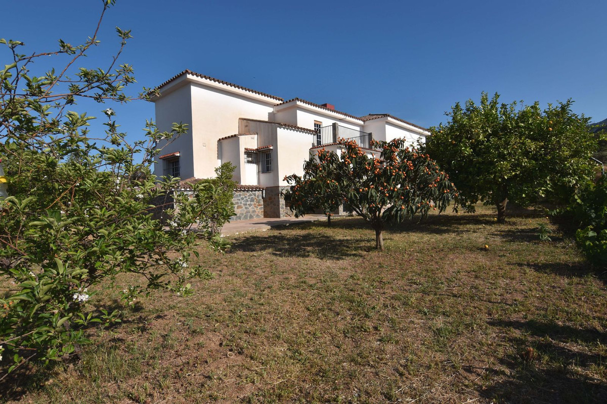 Villa te koop in Alhaurín de la Torre R4115737