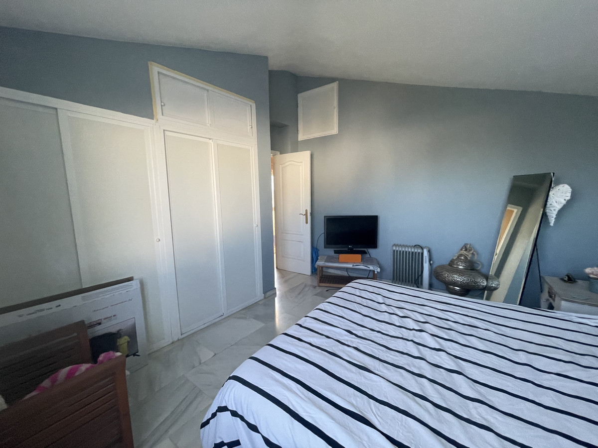 Appartement te koop in Calahonda R4011580