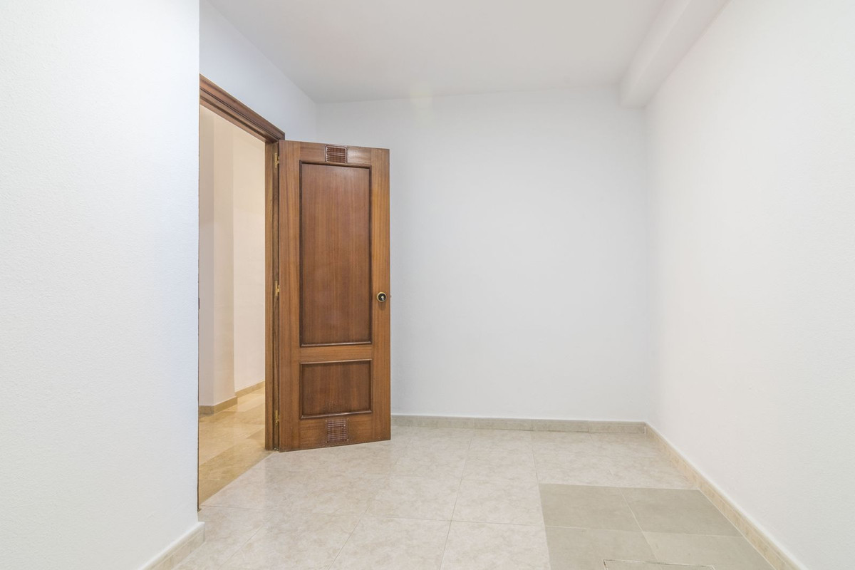 Appartement te koop in Estepona R4648027