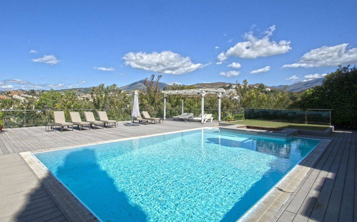 Villa te koop in Marbella R4278232