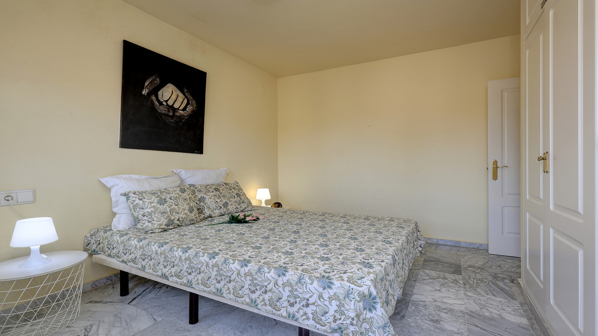 Apartamento con 3 Dormitorios en Venta Manilva