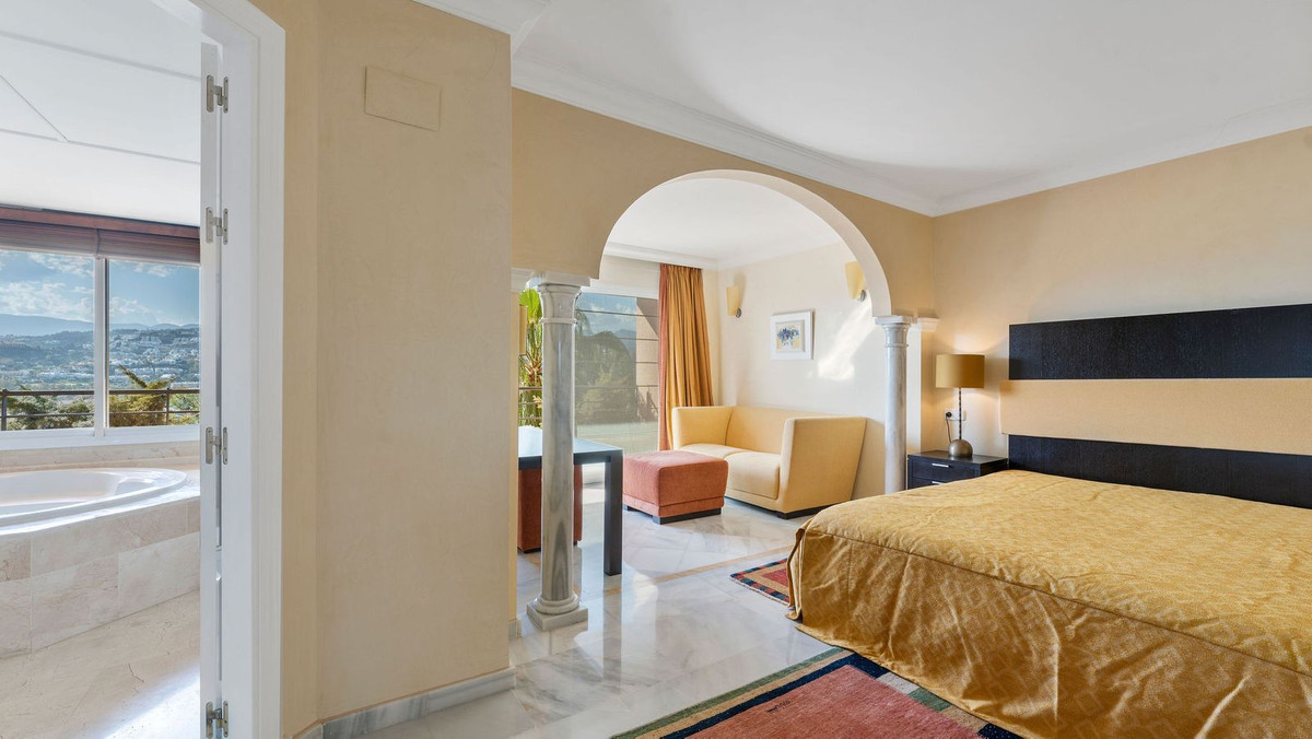 Appartement te koop in Nueva Andalucía R4713301