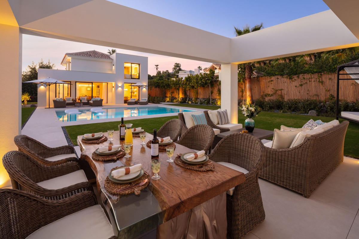 Villa te koop in Nueva Andalucía R4363483