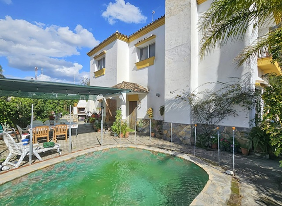 Villa te koop in San Pedro de Alcántara R4704496