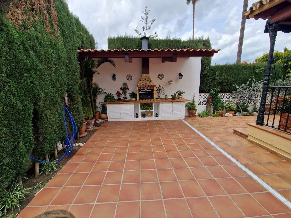 Villa te koop in Alhaurín de la Torre R4671592