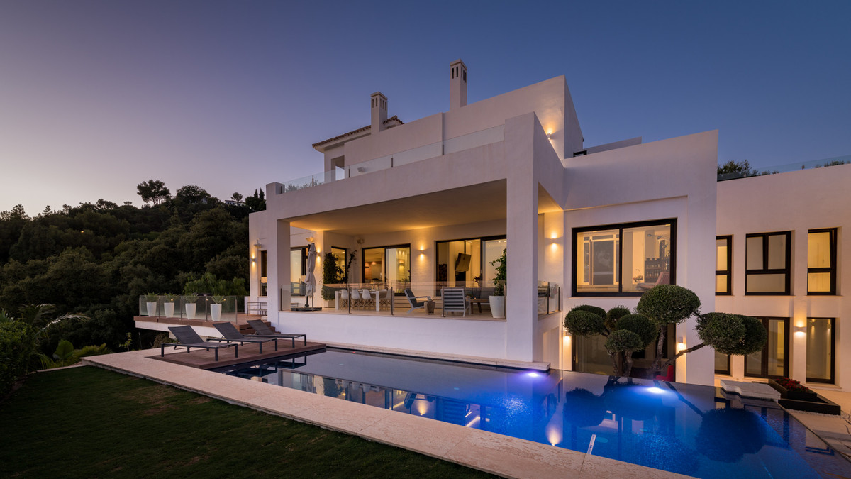 Villa te koop in Altos de los Monteros R4311856