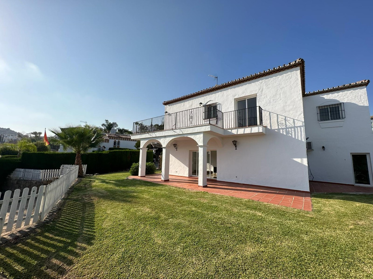 Villa te koop in Nueva Andalucía R4687561