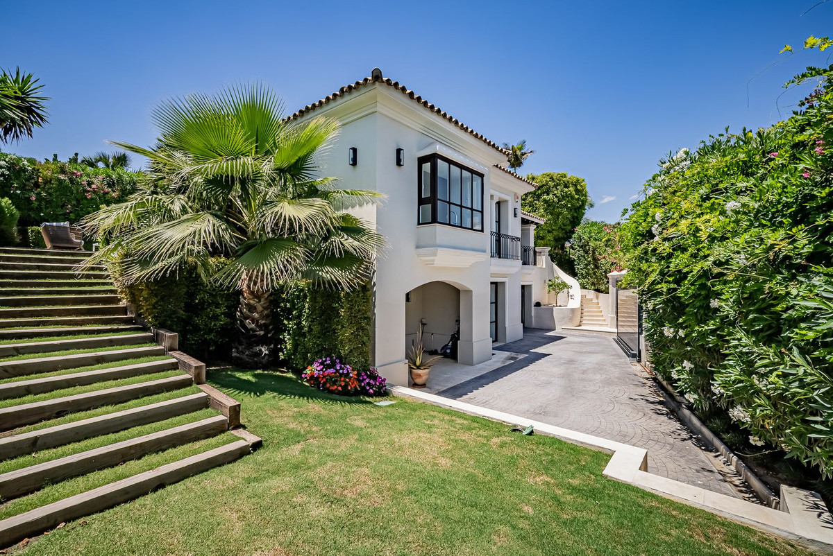 Villa te koop in Nueva Andalucía R4306030