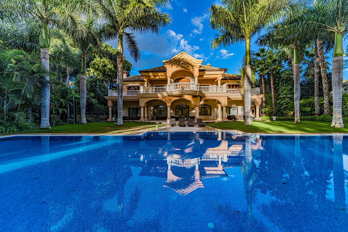 8 Bedroom Detached Villa For Sale Guadalmina Baja