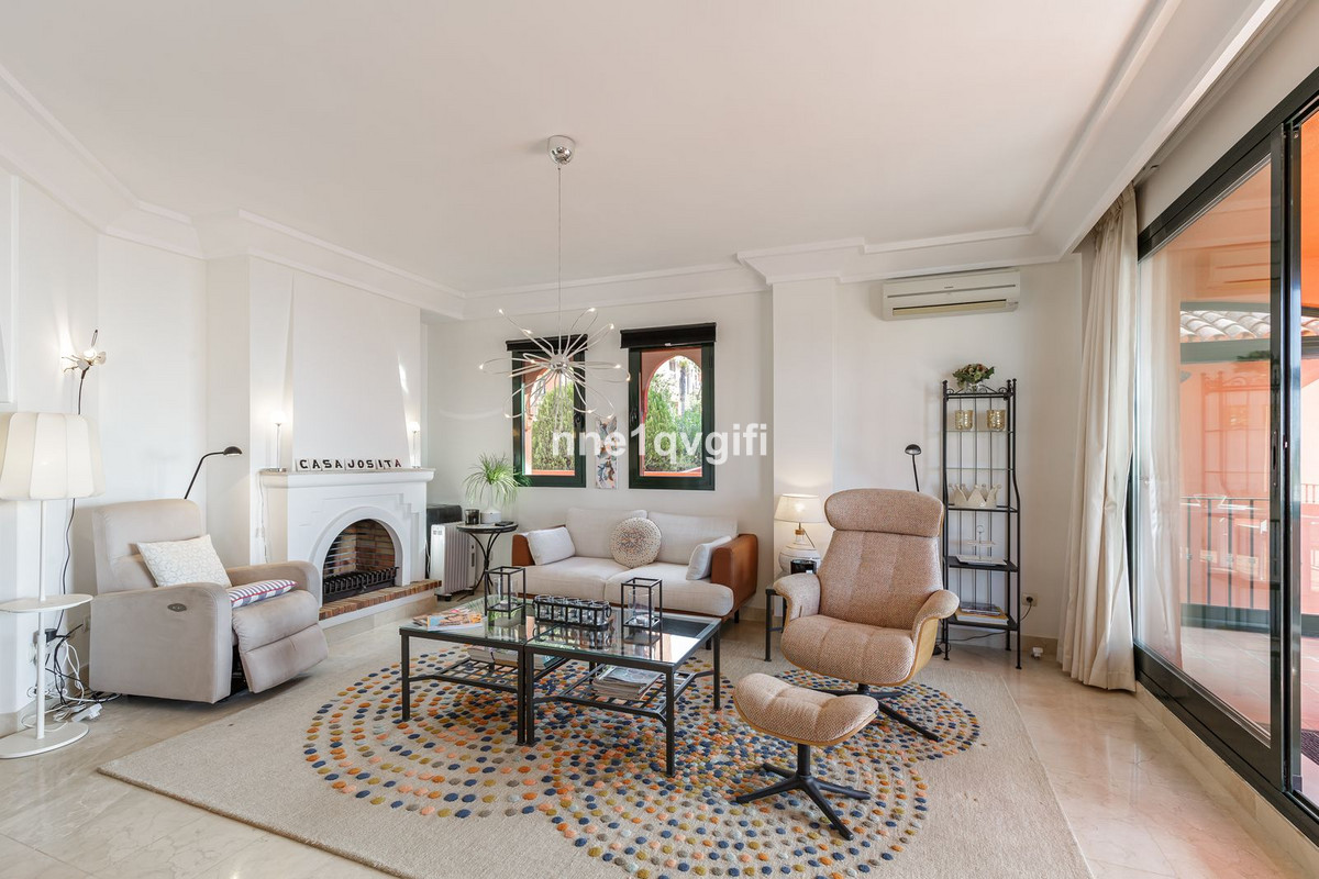 Appartement te koop in Calahonda R4302343