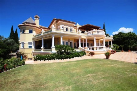 Villa te koop in El Paraiso R2545400
