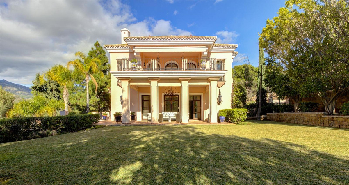 Villa te koop in Río Real R4227610