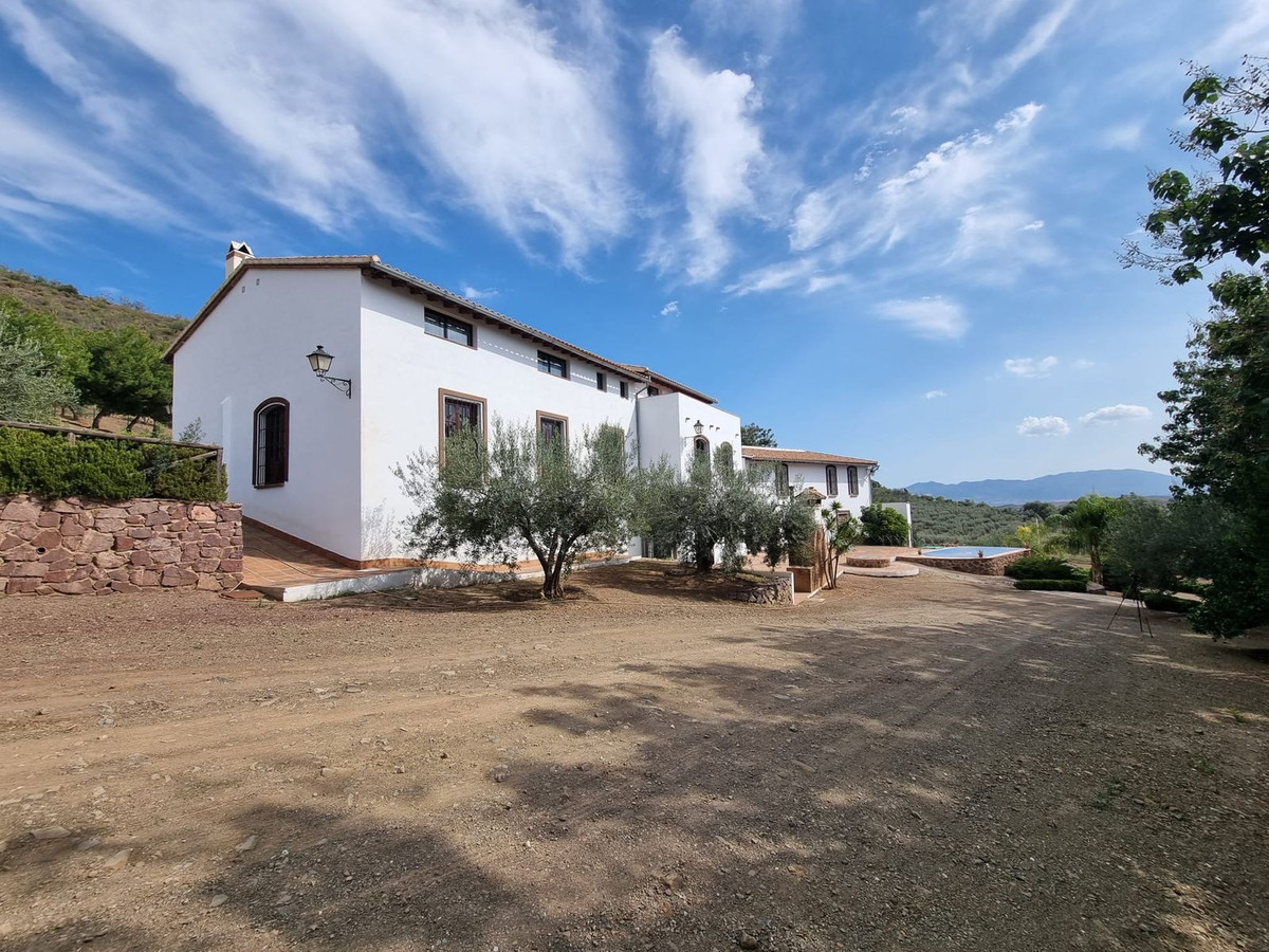 Villa te koop in Málaga R4579891