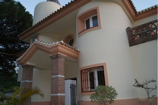 Villa con 4 Dormitorios en Venta El Rosario