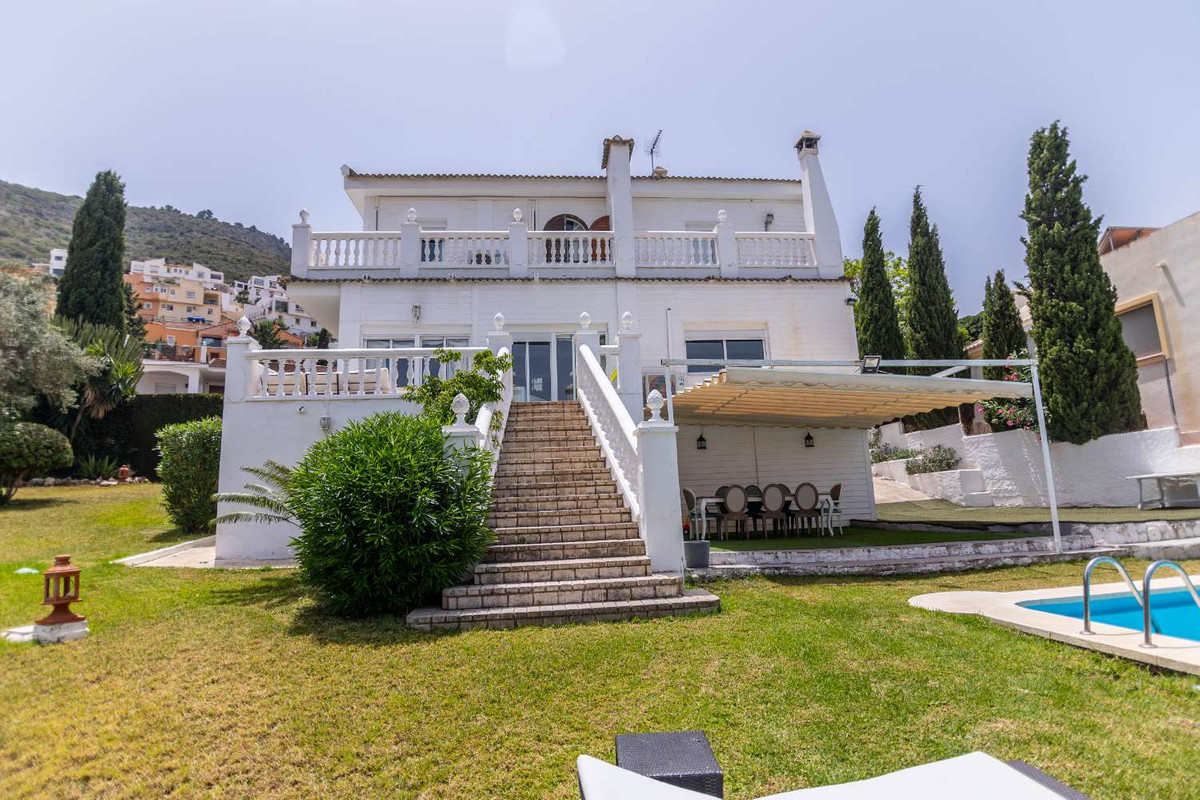 Villa te koop in Alhaurín de la Torre R4369600