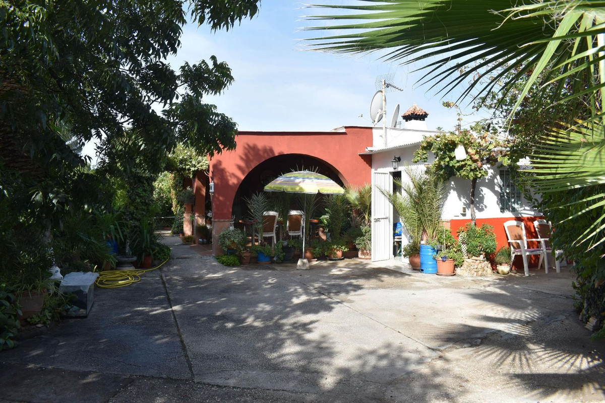 Villa te koop in Alhaurín el Grande R4441630
