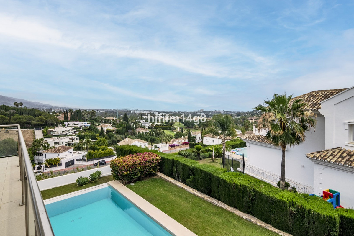 Villa te koop in Nueva Andalucía R4318609
