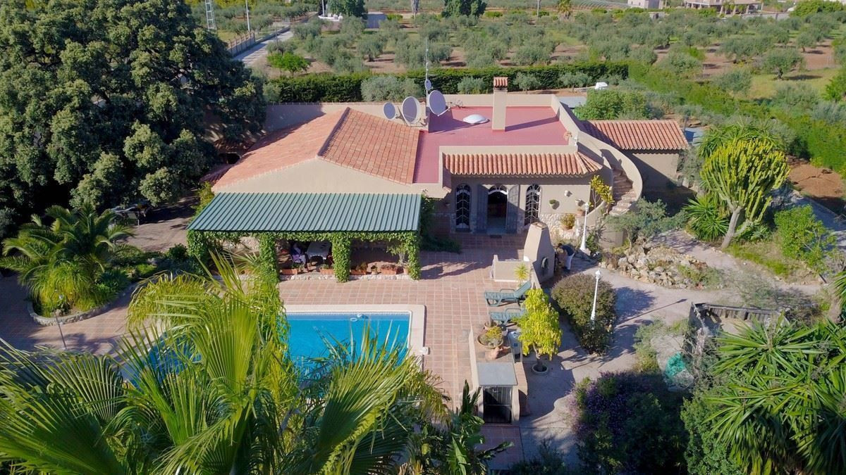 Villa te koop in Alhaurín el Grande R3370129