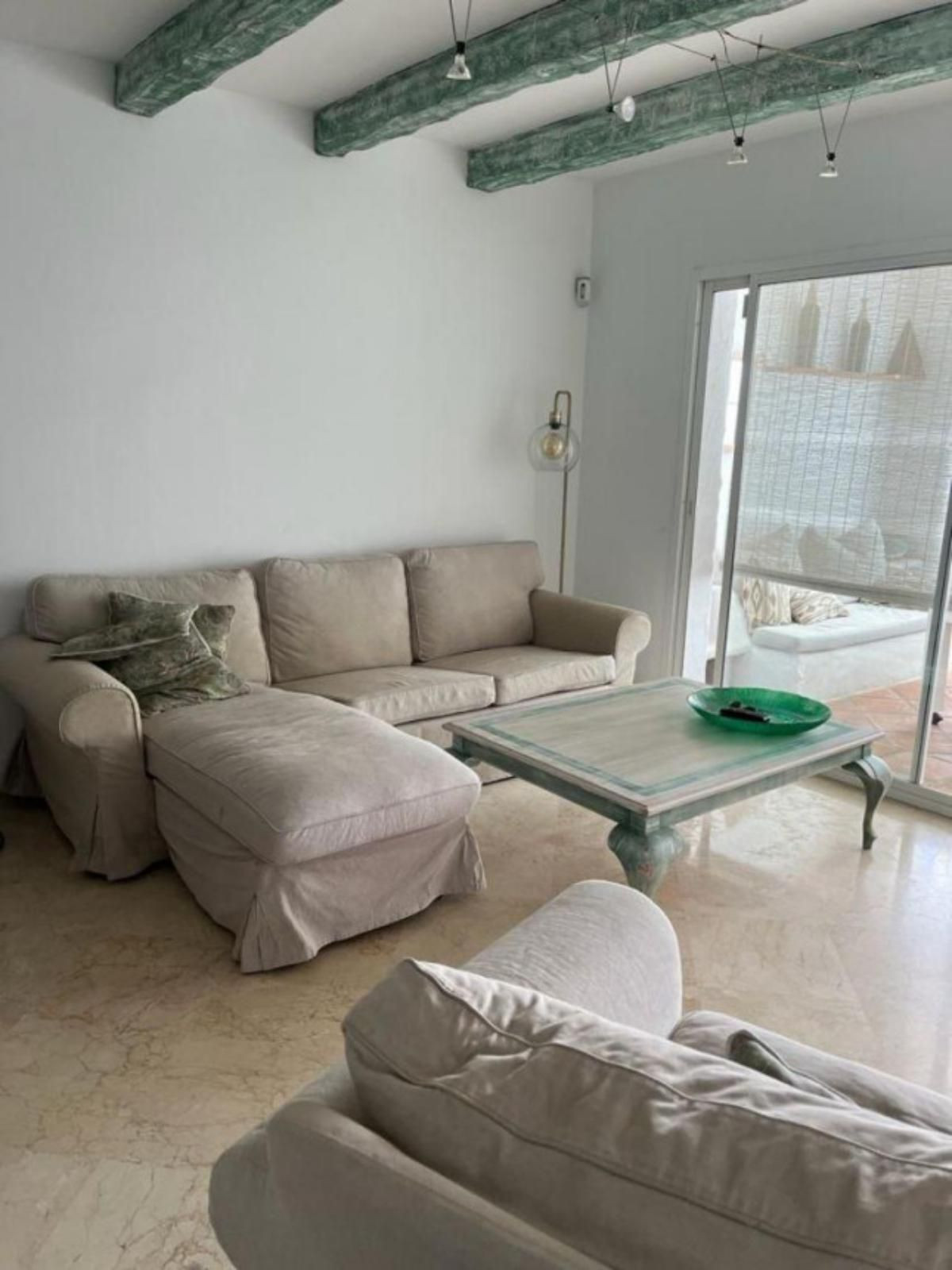 Apartment Middle Floor in Guadalmina Alta, Costa del Sol
