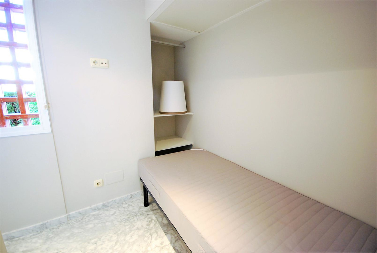 Appartement te koop in Guadalmina Baja R4660153