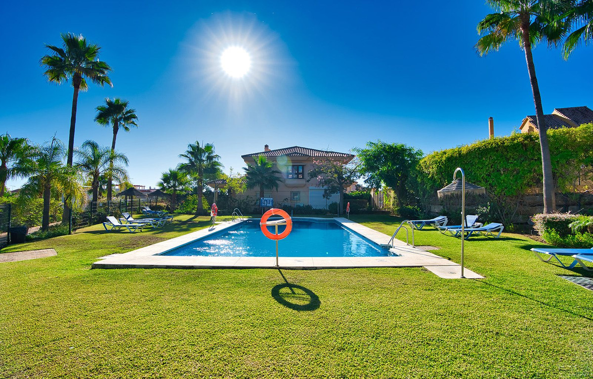 Villa te koop in Riviera del Sol R4142536