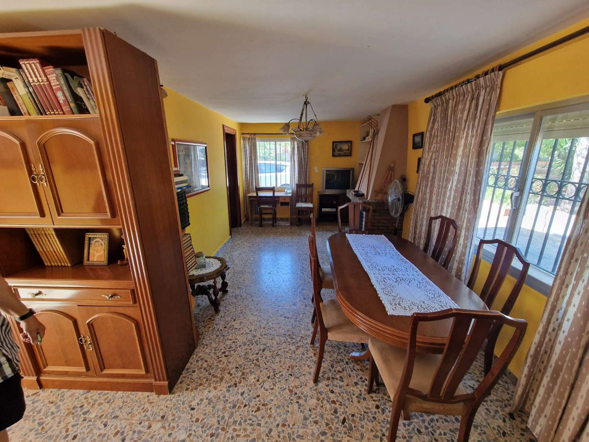 Villa te koop in Alhaurín de la Torre R4362586