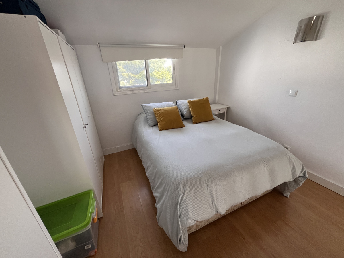 Apartamento con 1 Dormitorios en Venta Calahonda