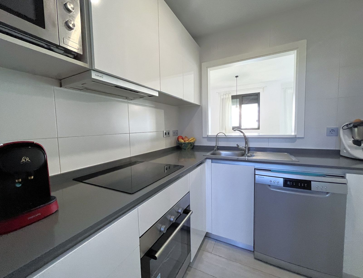 Appartement te koop in Estepona R4417807