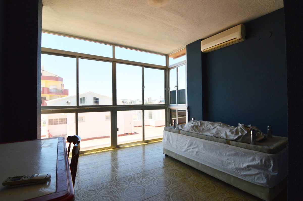 Apartamento con 6 Dormitorios en Venta Fuengirola