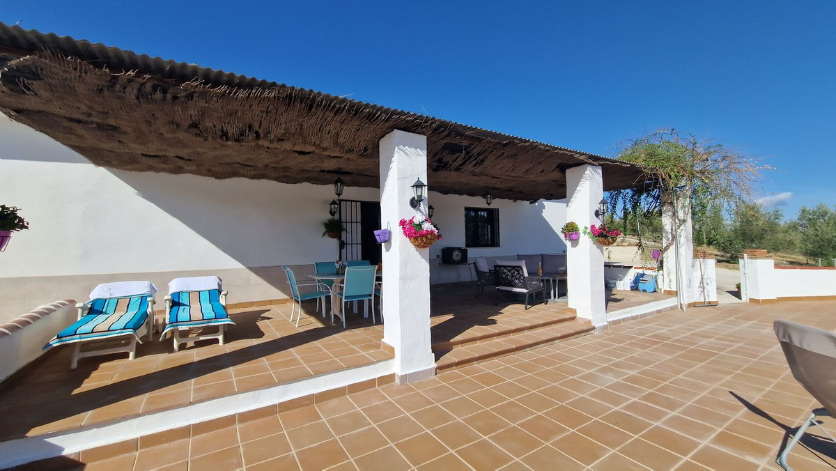 Villa te koop in Alhaurín el Grande R4456981