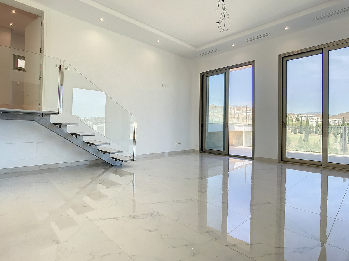 Villa te koop in Los Flamingos R4393696