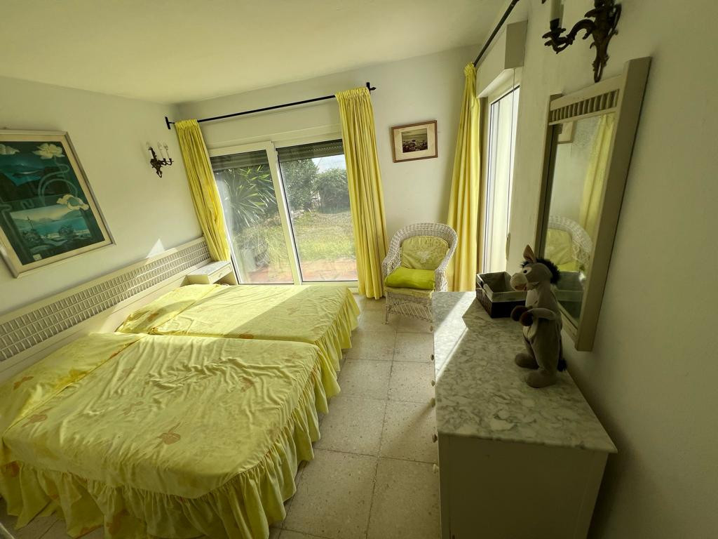Villa con 5 Dormitorios en Venta Estepona