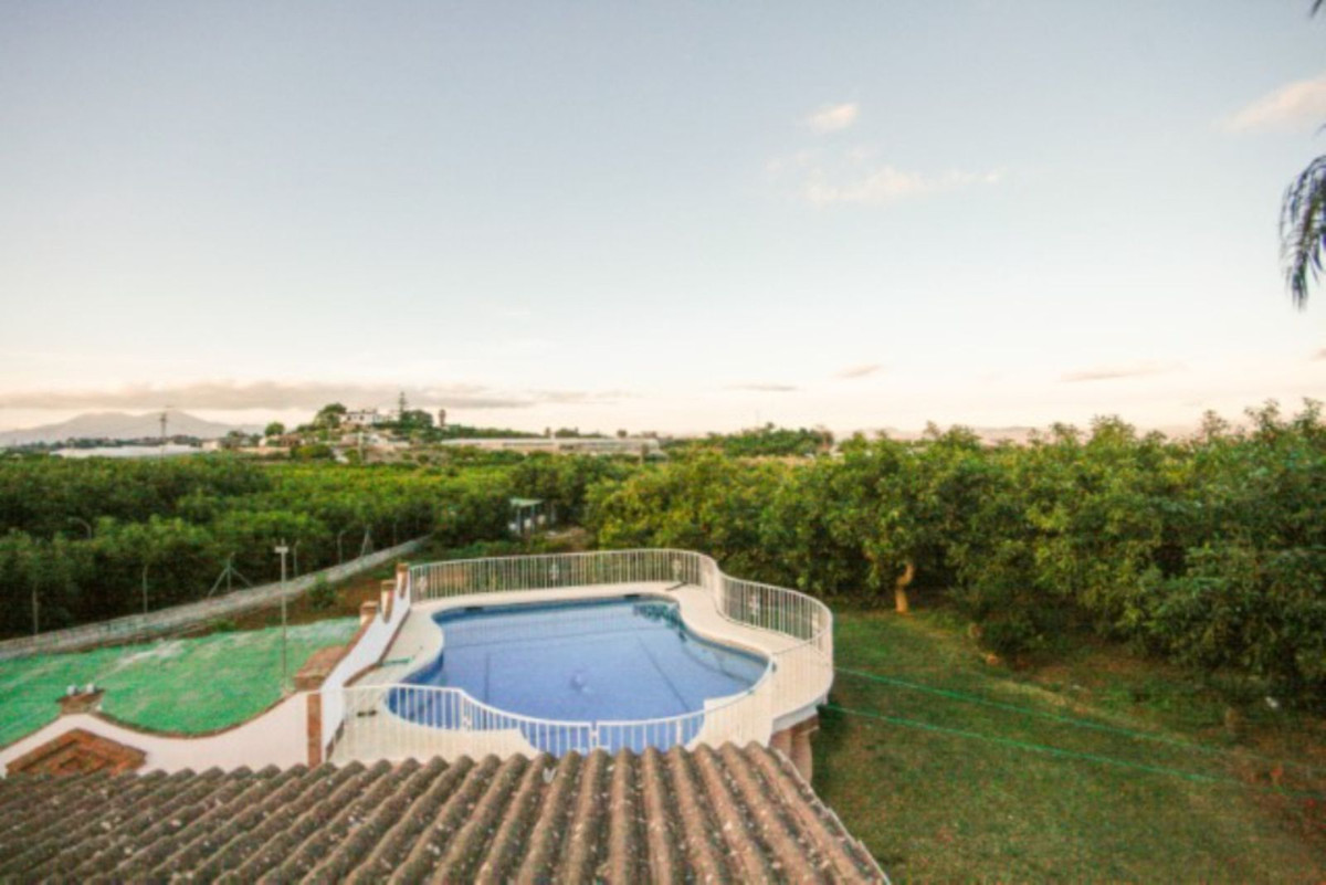 Villa te koop in Alhaurín el Grande R4629661