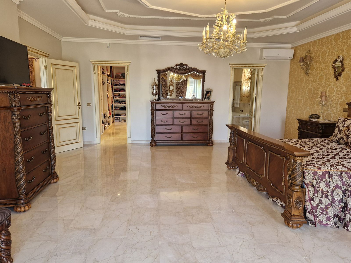 Villa te koop in Alhaurín el Grande R4383793