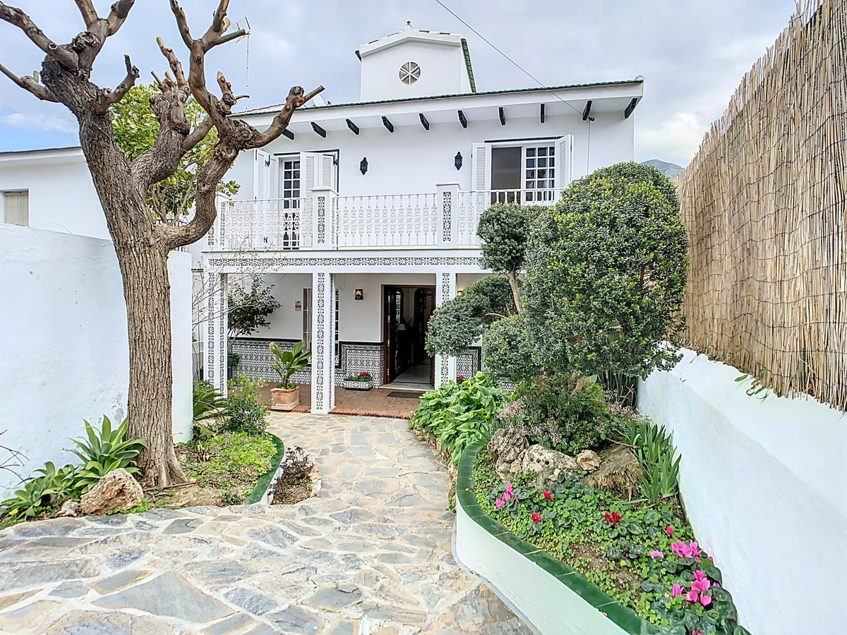 Villa te koop in Alhaurín el Grande R4678309