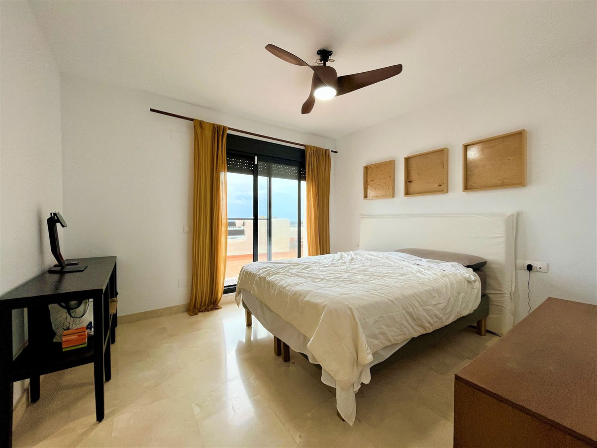 Apartamento con 3 Dormitorios en Venta Casares Playa