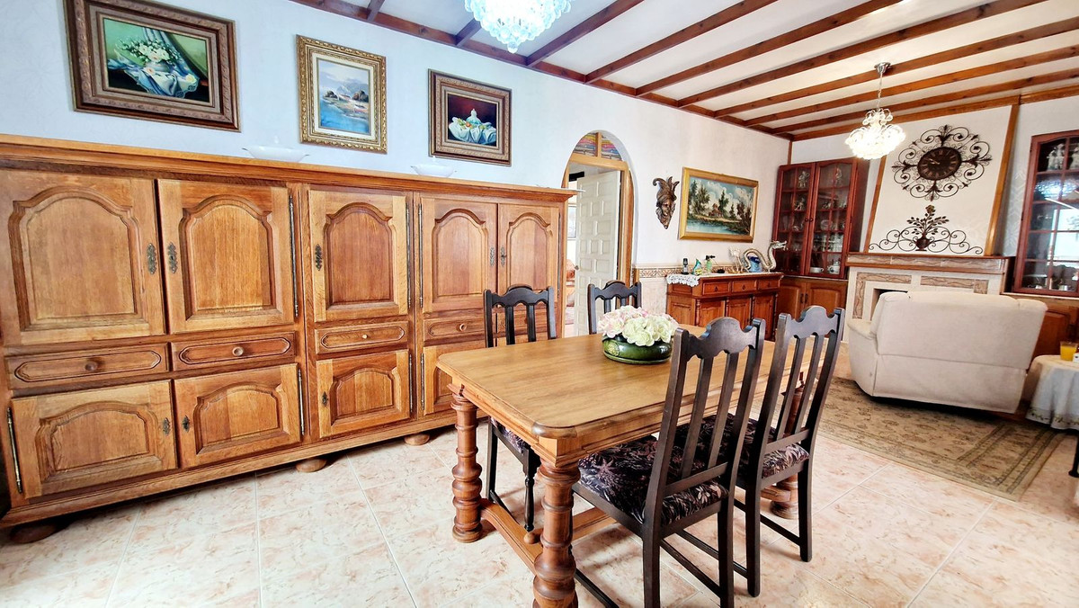 Villa te koop in Alhaurín el Grande R4011970