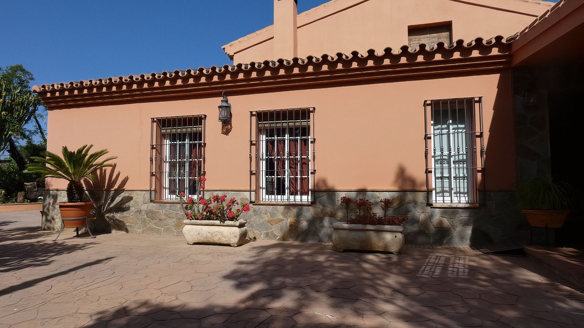 Villa te koop in Coín R4354861