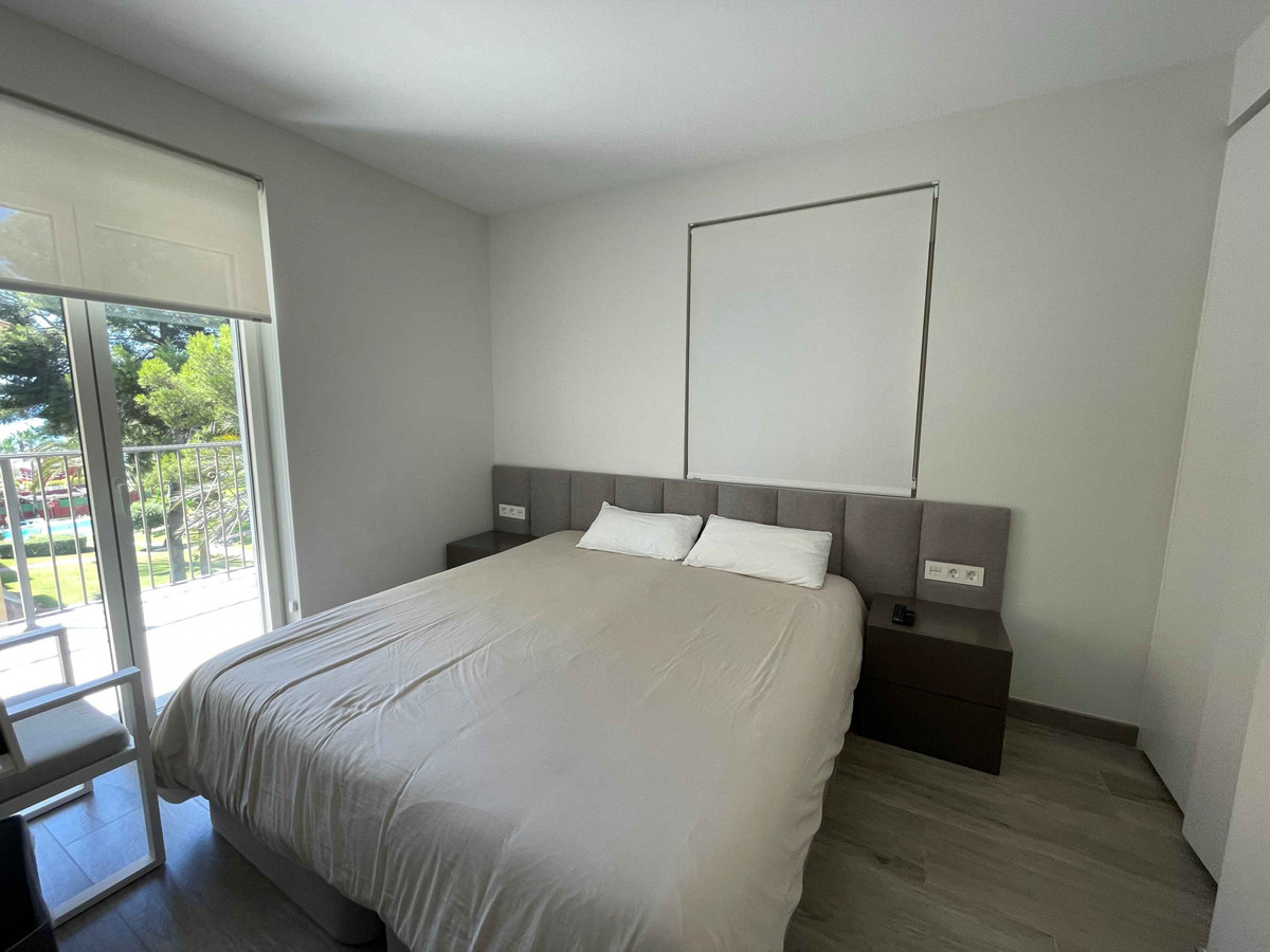 3 Bedroom Middle Floor Apartment For Sale Puerto Banús
