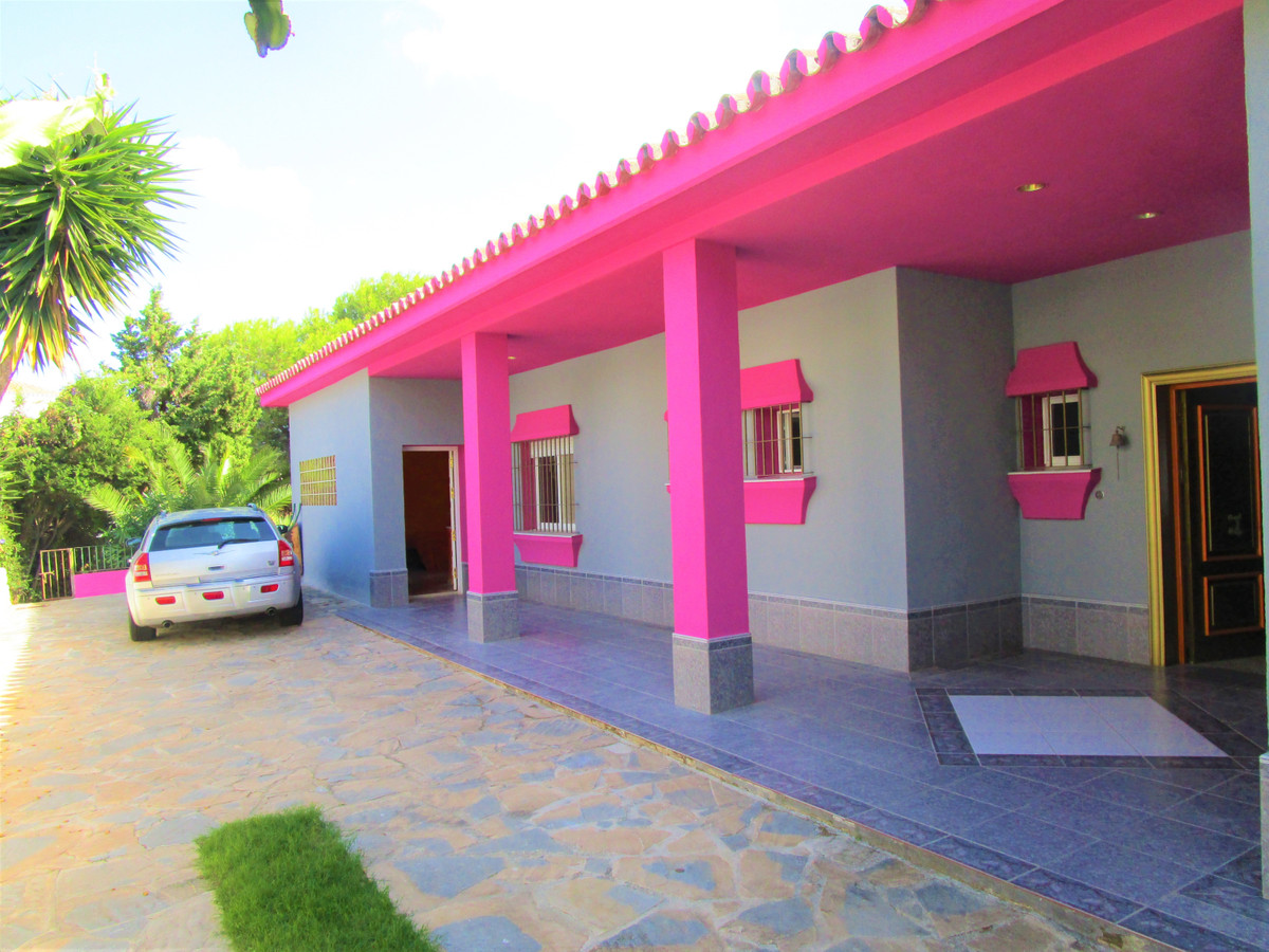 Villa te koop in Elviria R3499372