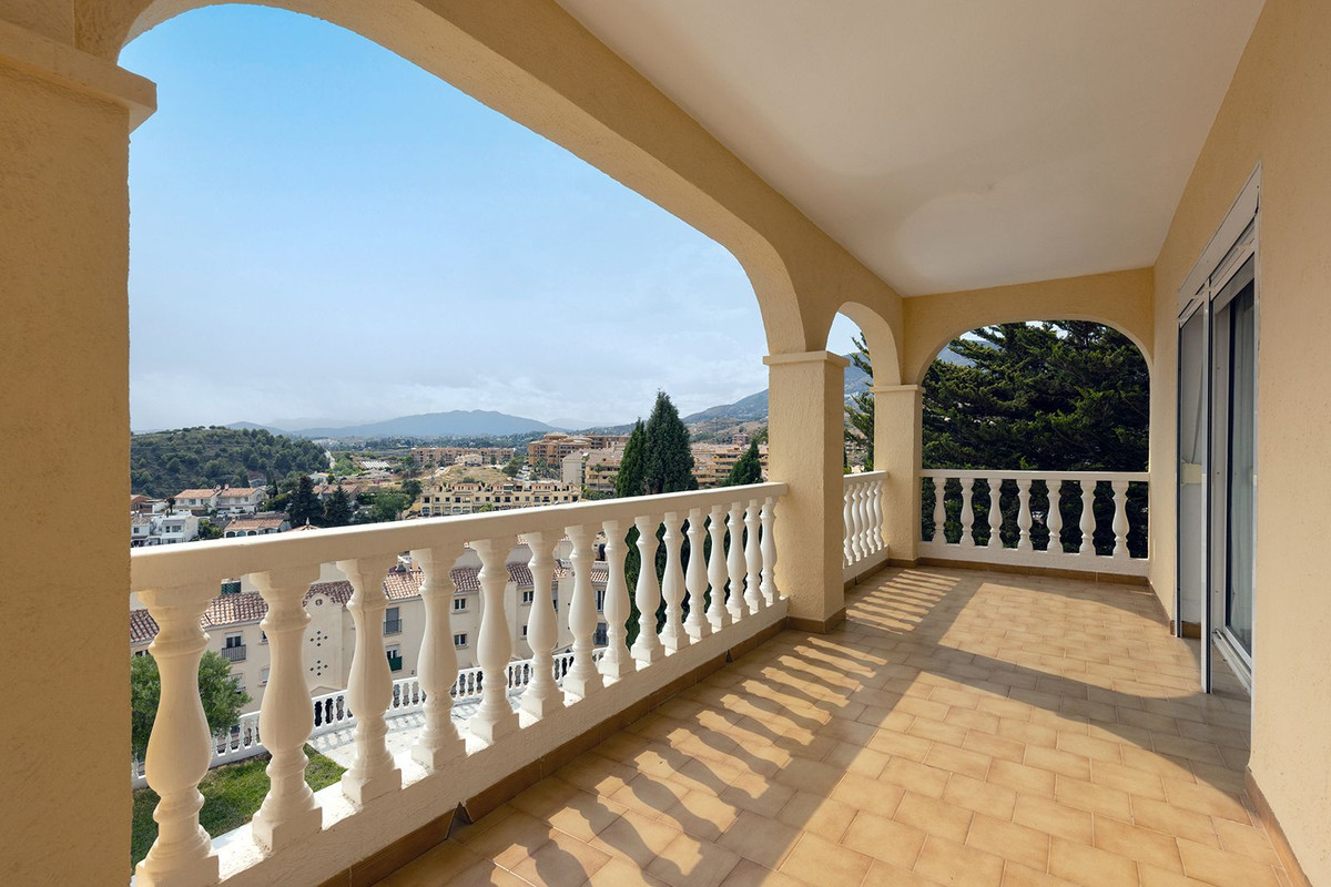 6 Bedroom Detached Villa For Sale Fuengirola