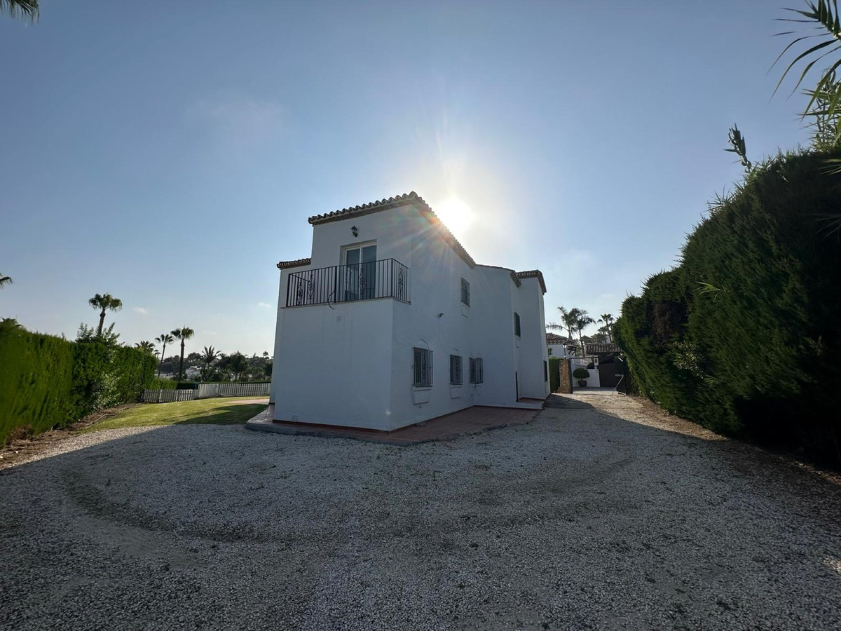Villa te koop in Nueva Andalucía R4687561