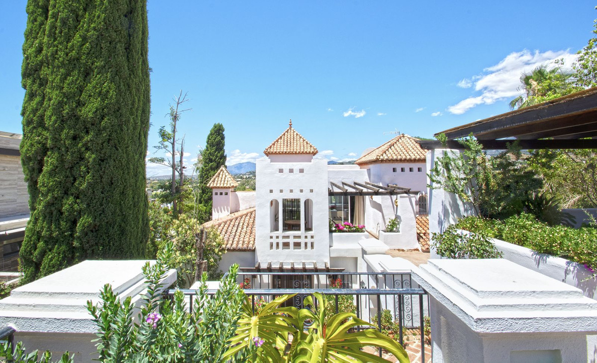 Villa te koop in Marbella R4278232