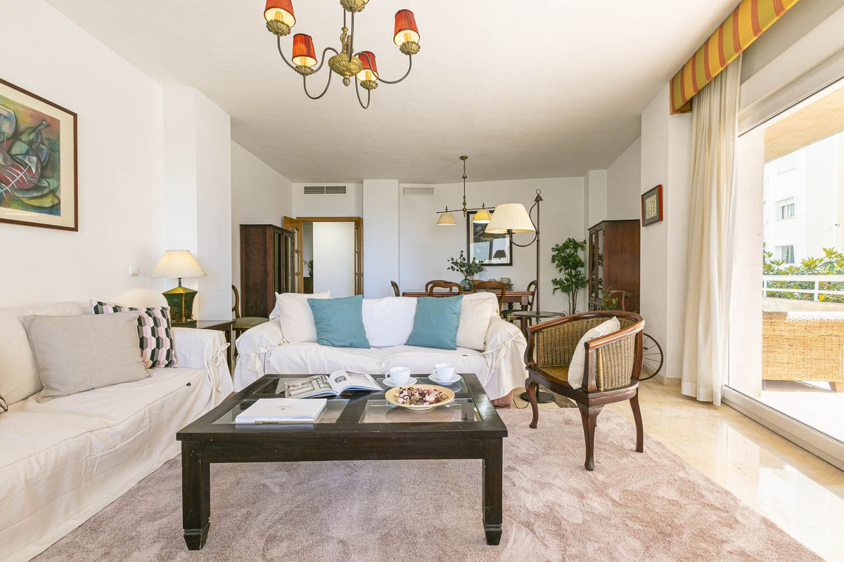 4 Bedroom Middle Floor Apartment For Sale Marbella